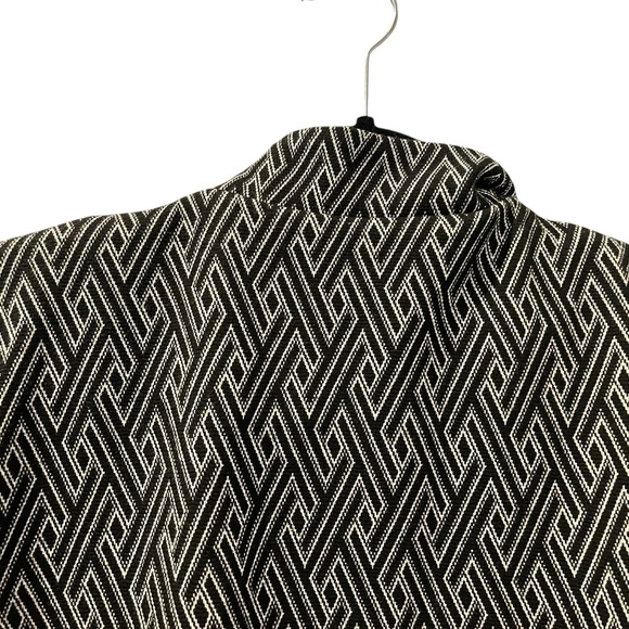 Chico's Black and White Blazer Classic Open-Front Design Women’s Size 2 Work - Picture 7 of 7